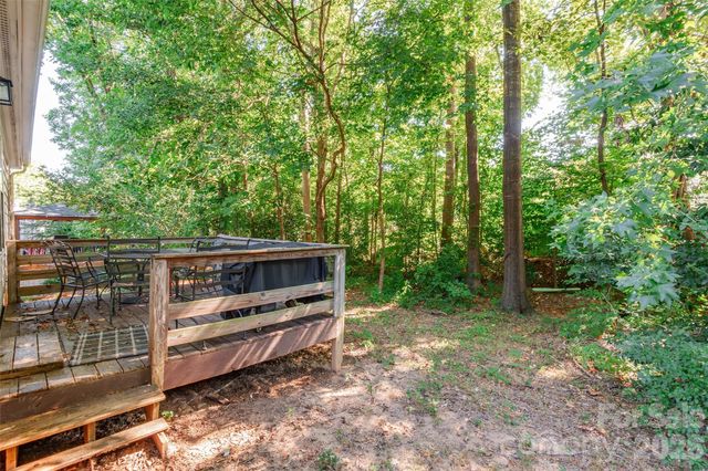 8514 Lockerbie Lane, Charlotte, NC 28215