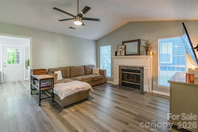 8514 Lockerbie Lane, Charlotte, NC 28215