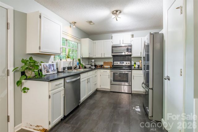8514 Lockerbie Lane, Charlotte, NC 28215