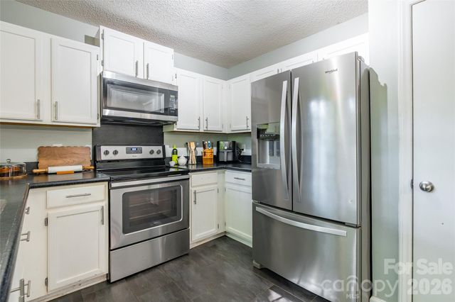 8514 Lockerbie Lane, Charlotte, NC 28215