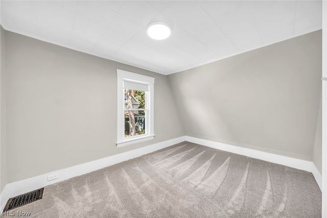 323 Groveland Club Drive, Cleveland, OH 44110