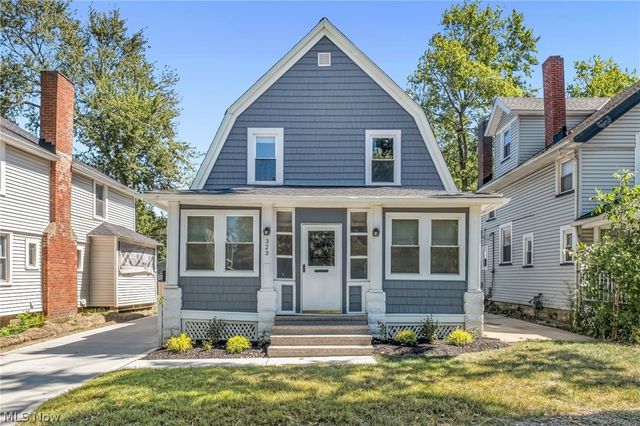 323 Groveland Club Drive, Cleveland, OH 44110