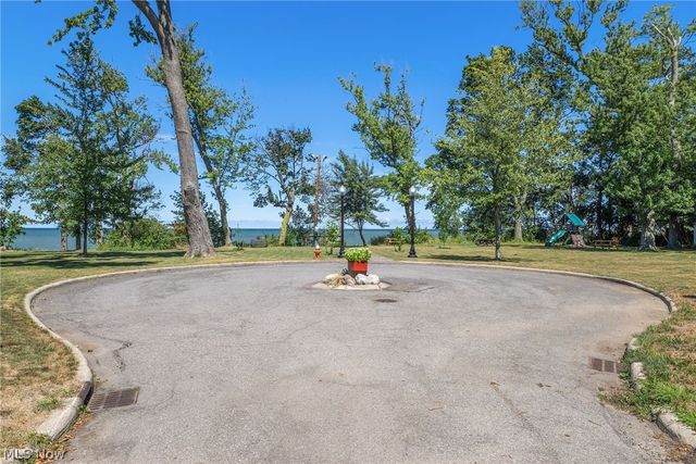 323 Groveland Club Drive, Cleveland, OH 44110