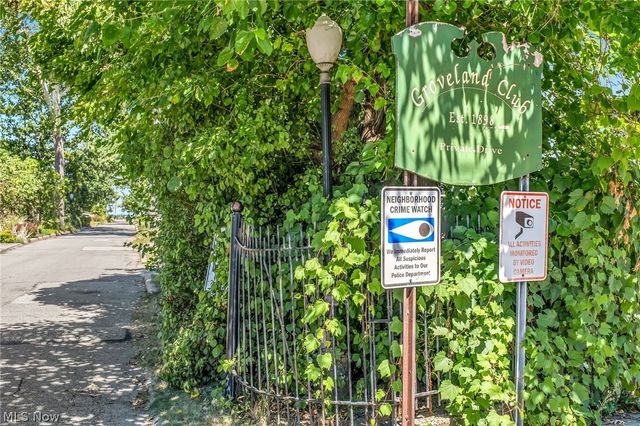 323 Groveland Club Drive, Cleveland, OH 44110