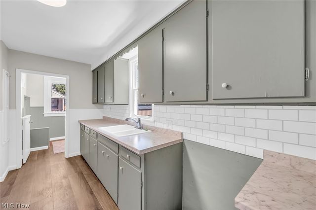 323 Groveland Club Drive, Cleveland, OH 44110