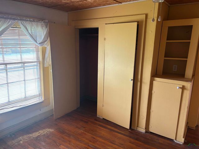 306 Doris St., Queen City, TX 75572