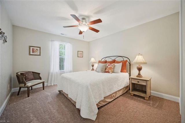 102 Rosedale CT, Moyock, NC 27958
