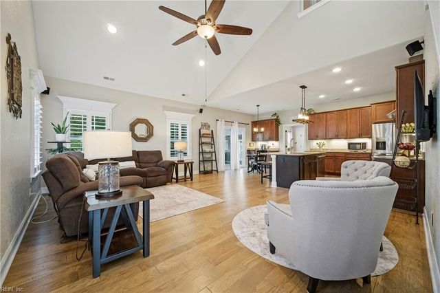 102 Rosedale CT, Moyock, NC 27958