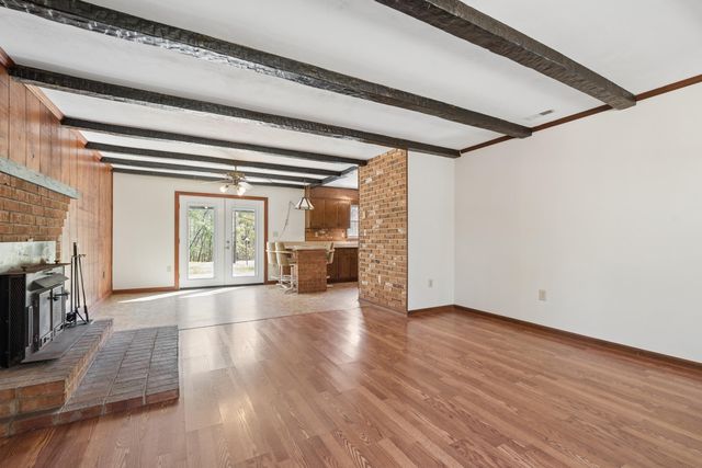 181 Serenity LN, Blue Ridge, VA 24064
