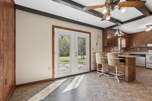 181 Serenity LN, Blue Ridge, VA 24064