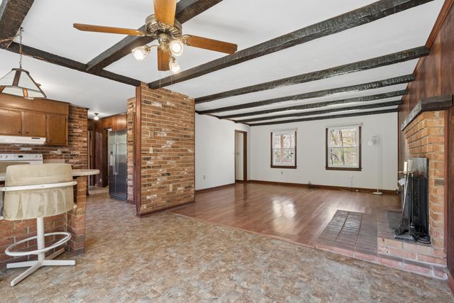 181 Serenity LN, Blue Ridge, VA 24064