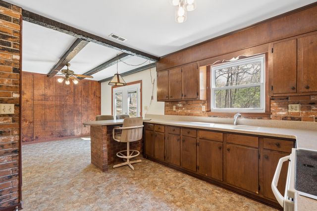 181 Serenity LN, Blue Ridge, VA 24064