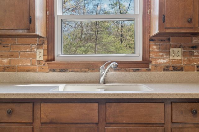 181 Serenity LN, Blue Ridge, VA 24064