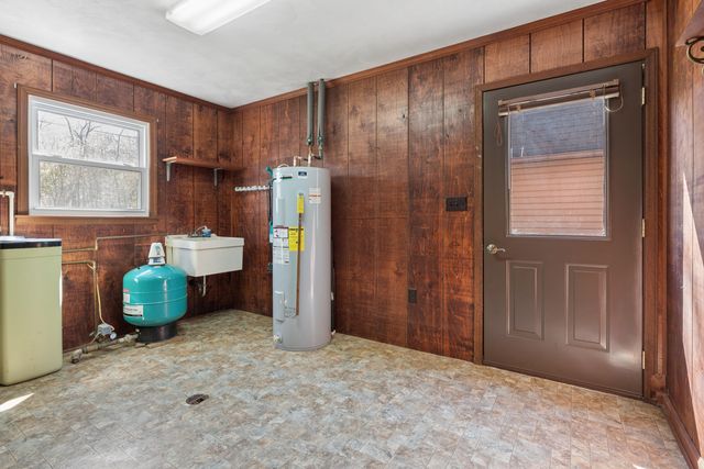 181 Serenity LN, Blue Ridge, VA 24064