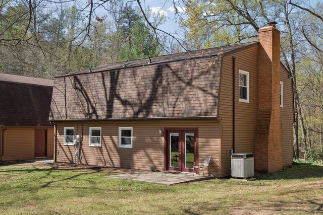 181 Serenity LN, Blue Ridge, VA 24064