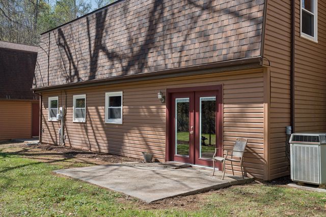 181 Serenity LN, Blue Ridge, VA 24064