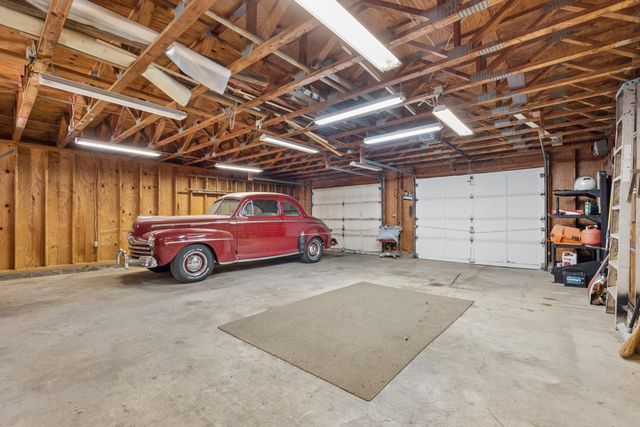 181 Serenity LN, Blue Ridge, VA 24064