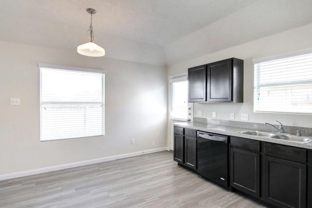 12724 Rio Lindo Street, Rosharon, TX 77583