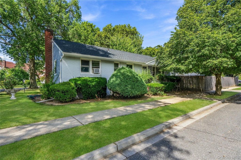 1691 Ivanhoe Drive, Merrick, NY 11566 — exterior