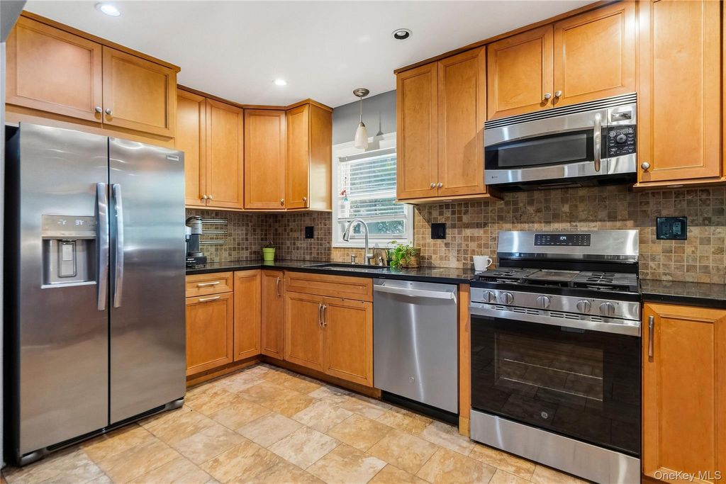 1691 Ivanhoe Drive, Merrick, NY 11566 — photo 5