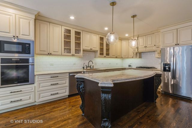 1302 N Bosworth Avenue 1, Chicago, IL 60642
