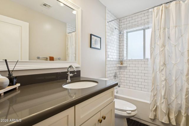 3021 N 47TH Place, Phoenix, AZ 85018