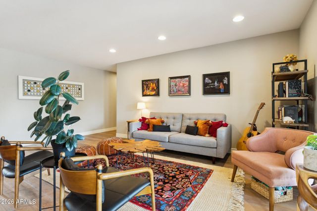 3021 N 47TH Place, Phoenix, AZ 85018