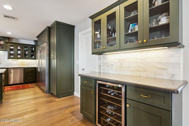 3021 N 47TH Place, Phoenix, AZ 85018