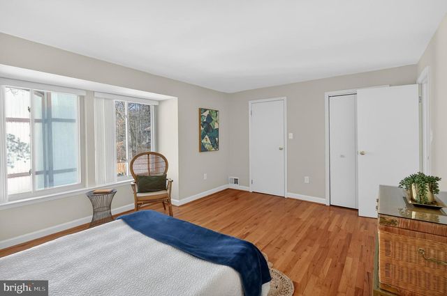 6077 HOLLOW HILL LN, Springfield, VA 22152