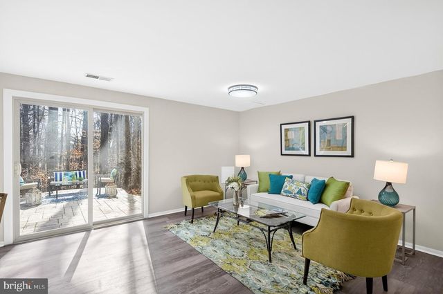 6077 HOLLOW HILL LN, Springfield, VA 22152