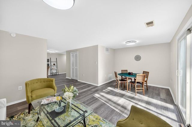 6077 HOLLOW HILL LN, Springfield, VA 22152