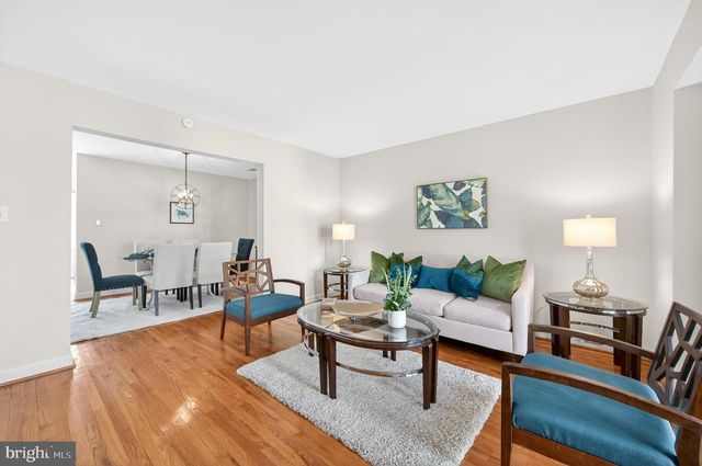 6077 HOLLOW HILL LN, Springfield, VA 22152