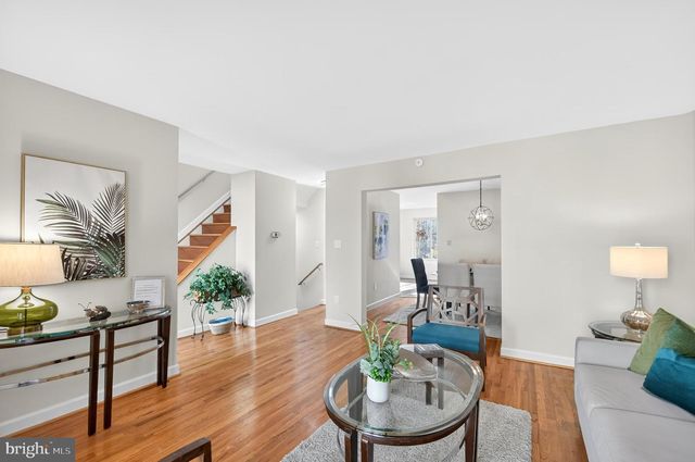 6077 HOLLOW HILL LN, Springfield, VA 22152