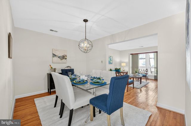 6077 HOLLOW HILL LN, Springfield, VA 22152