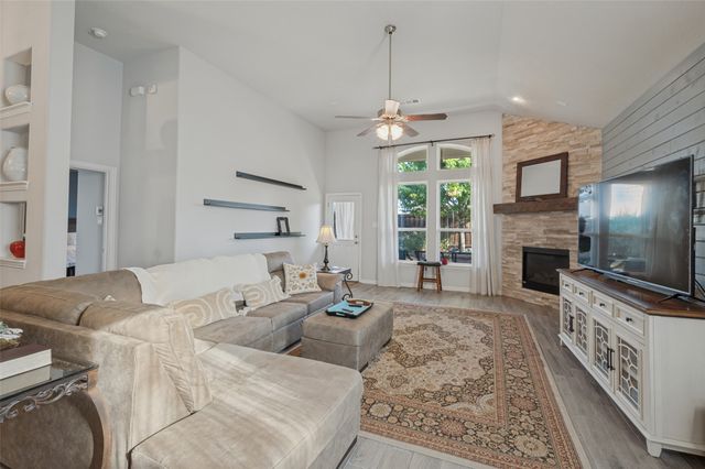 629 Wilmington Lane, Aubrey, TX 76227