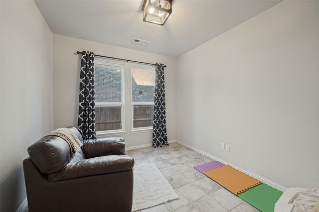 629 Wilmington Lane, Aubrey, TX 76227