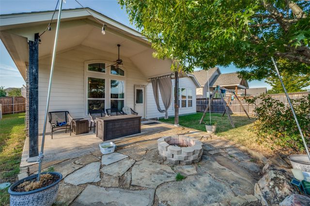 629 Wilmington Lane, Aubrey, TX 76227