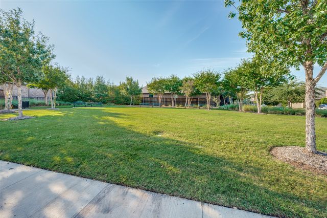 629 Wilmington Lane, Aubrey, TX 76227