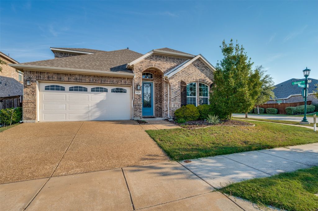 629 Wilmington Lane, Aubrey, TX 76227