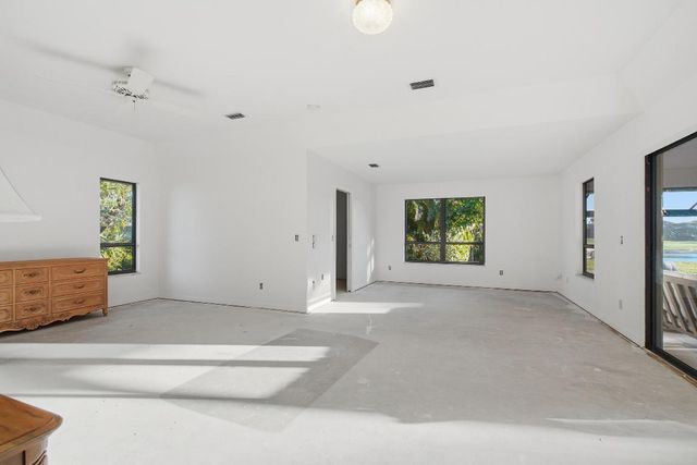 5061 SE Burning Tree Circle, Stuart, FL 34997