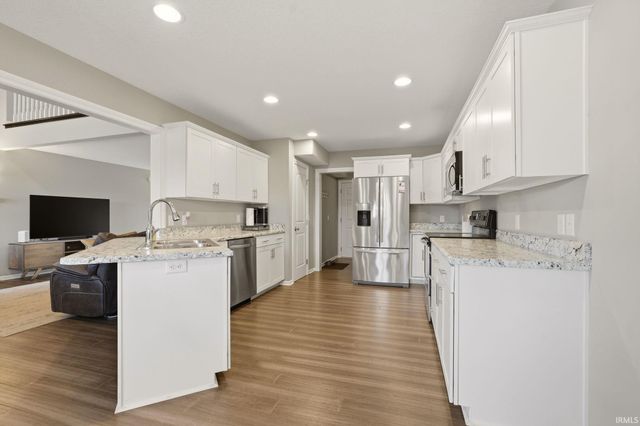 2113 Meadowsweet Parkway, Fort Wayne, IN 46808