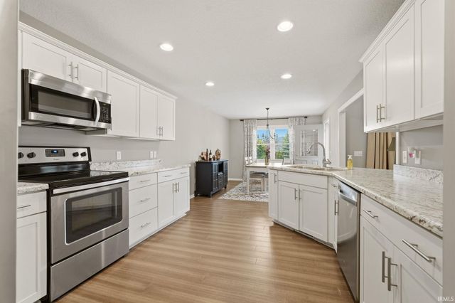 2113 Meadowsweet Parkway, Fort Wayne, IN 46808