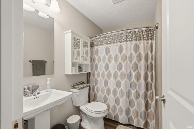 2113 Meadowsweet Parkway, Fort Wayne, IN 46808