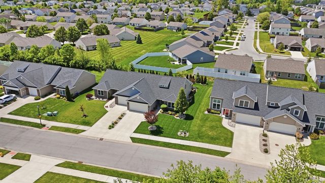 2113 Meadowsweet Parkway, Fort Wayne, IN 46808