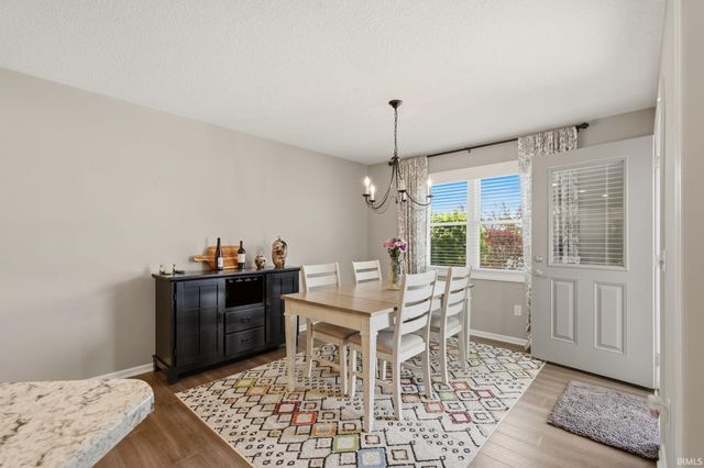 2113 Meadowsweet Parkway, Fort Wayne, IN 46808
