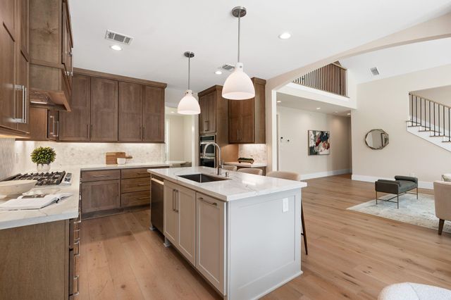 5665 Pine Forest Road, Houston, TX 77056