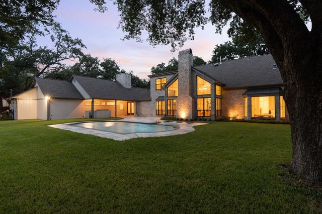 5665 Pine Forest Road, Houston, TX 77056