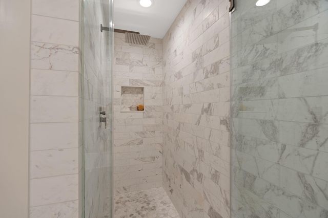 5665 Pine Forest Road, Houston, TX 77056