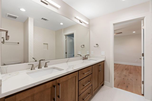 5665 Pine Forest Road, Houston, TX 77056