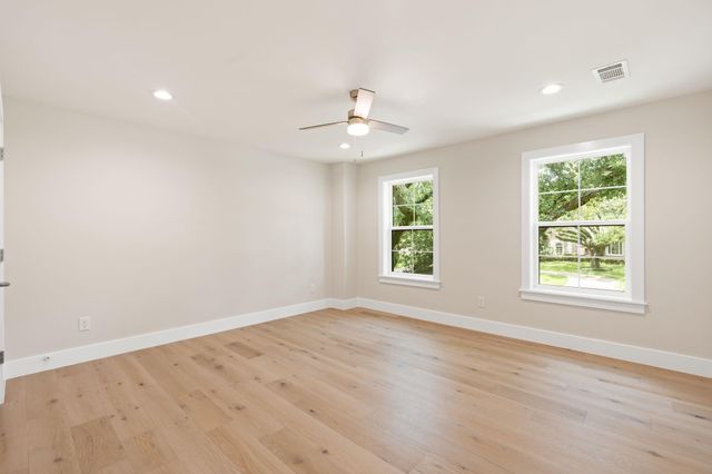 5665 Pine Forest Road, Houston, TX 77056